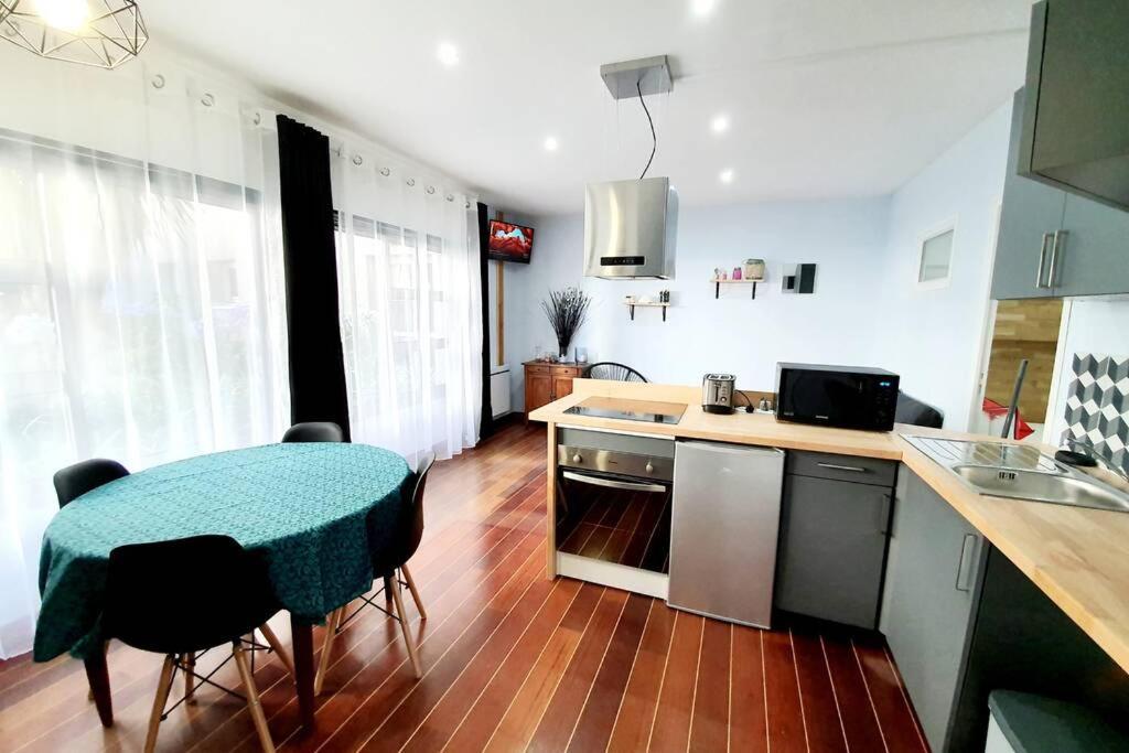 Appartement Lumineux Tout Confort De 33M2 Au Centre De Ванн Экстерьер фото